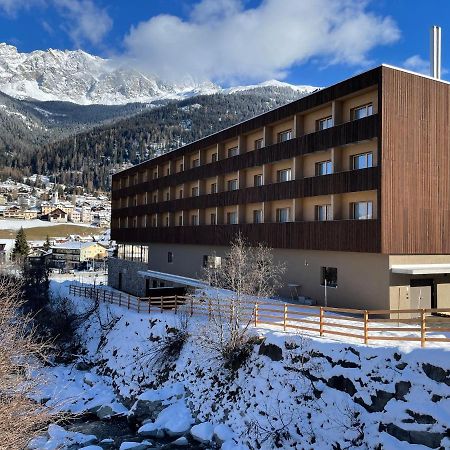Jufa Hotel Savognin Exteriör bild